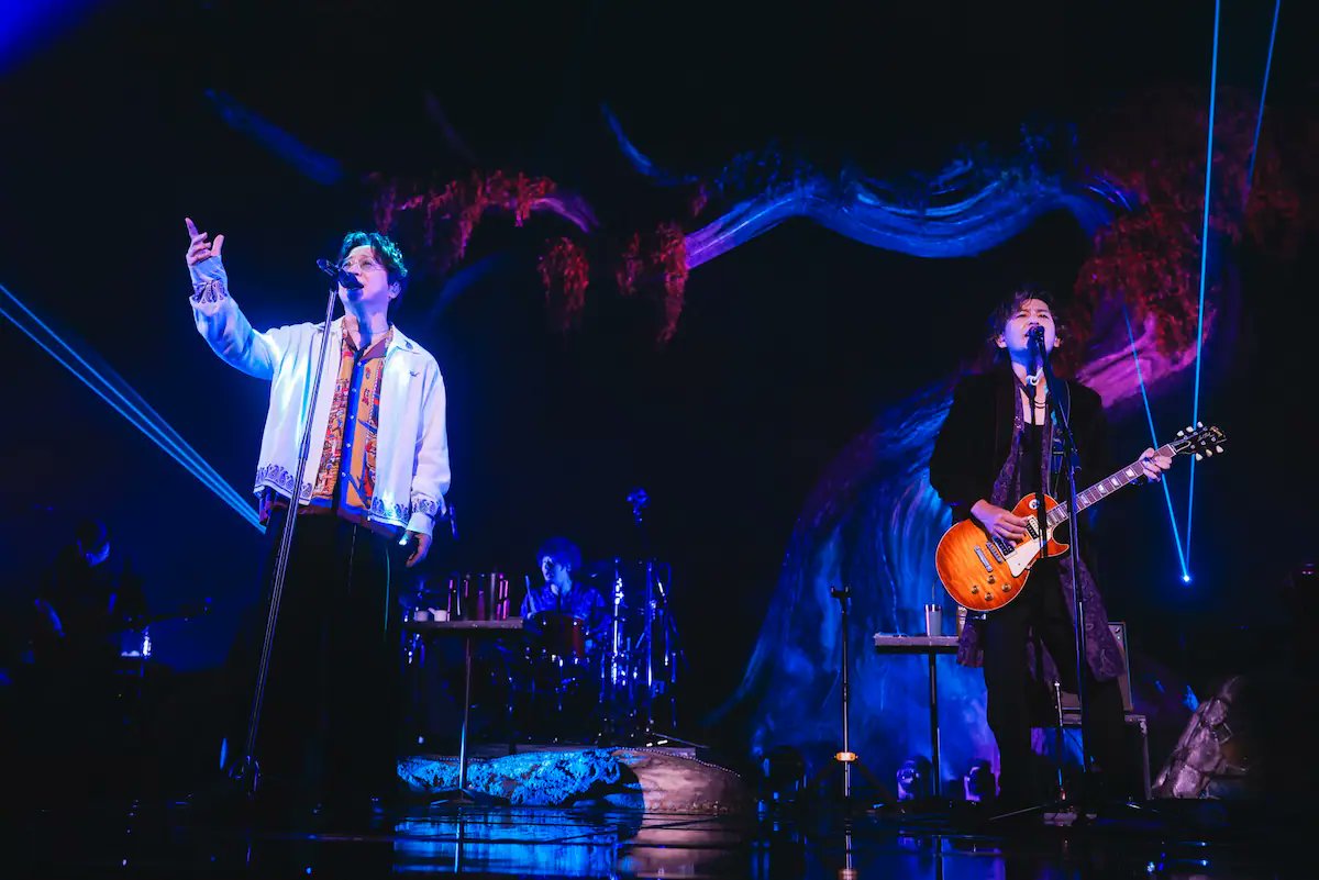 realsoundjp's tweet photo. ▂▅▇ 特集：ポルノグラフィティ ▇▅▂

🔗https://t.co/r6KflsaZyF

「この場所を本当に大切にしていきたい」
ファンとの信頼と“ライヴバンド”の強さを示したツアー最終日！

#ポルノグラフィティ @pg_koushiki https://t.co/sAvhRnSHSH