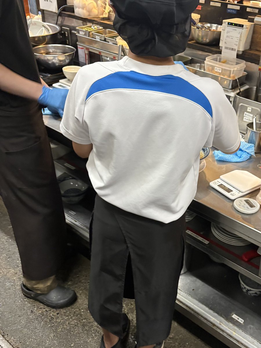 ryuuzinnmen's tweet photo. 本日1日目職場体験皆様頑張っておりました❗️
最後にご飯を自分で作ってレポート一緒に書いて退勤☺️
お客様のご協力ありがとうございました♪また明日は違うメンバーなのでよろしくお願い致します🙇
※写真掲載は許可済みです。 https://t.co/r8OmY8Sntr