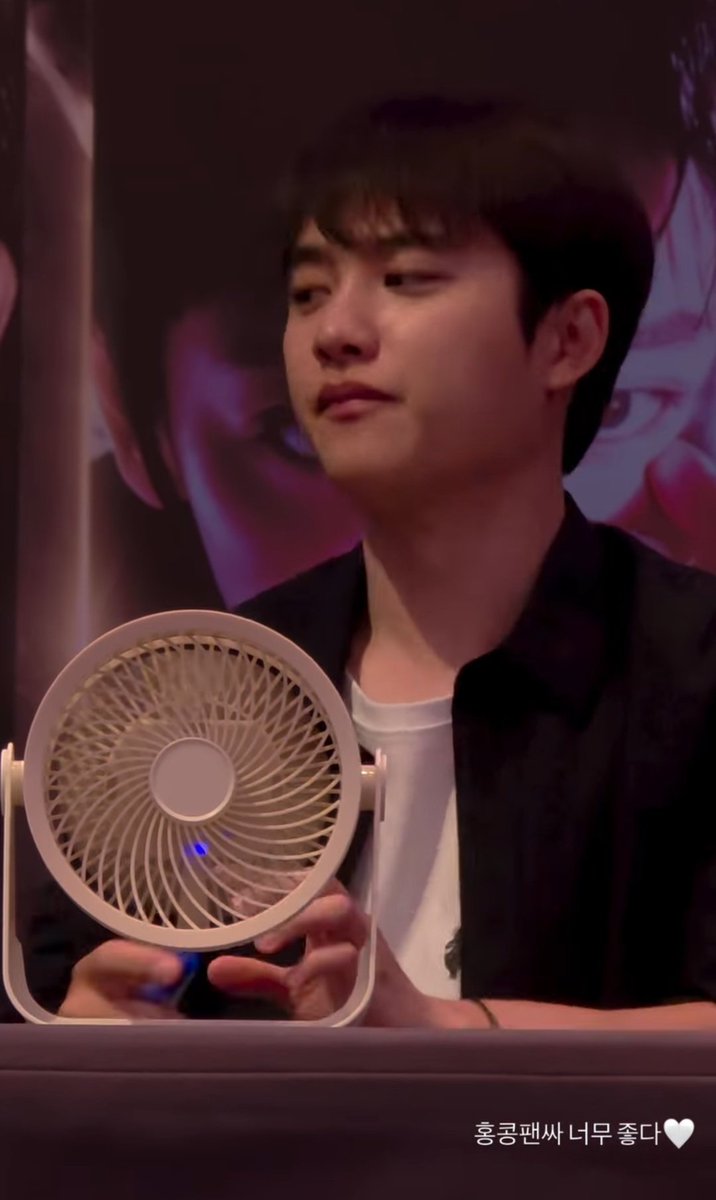 illusionist_DO's tweet photo. 도경수 성가신 남자아이 표정지을때 넘조음 귀엽자나 https://t.co/yplppAbYZQ