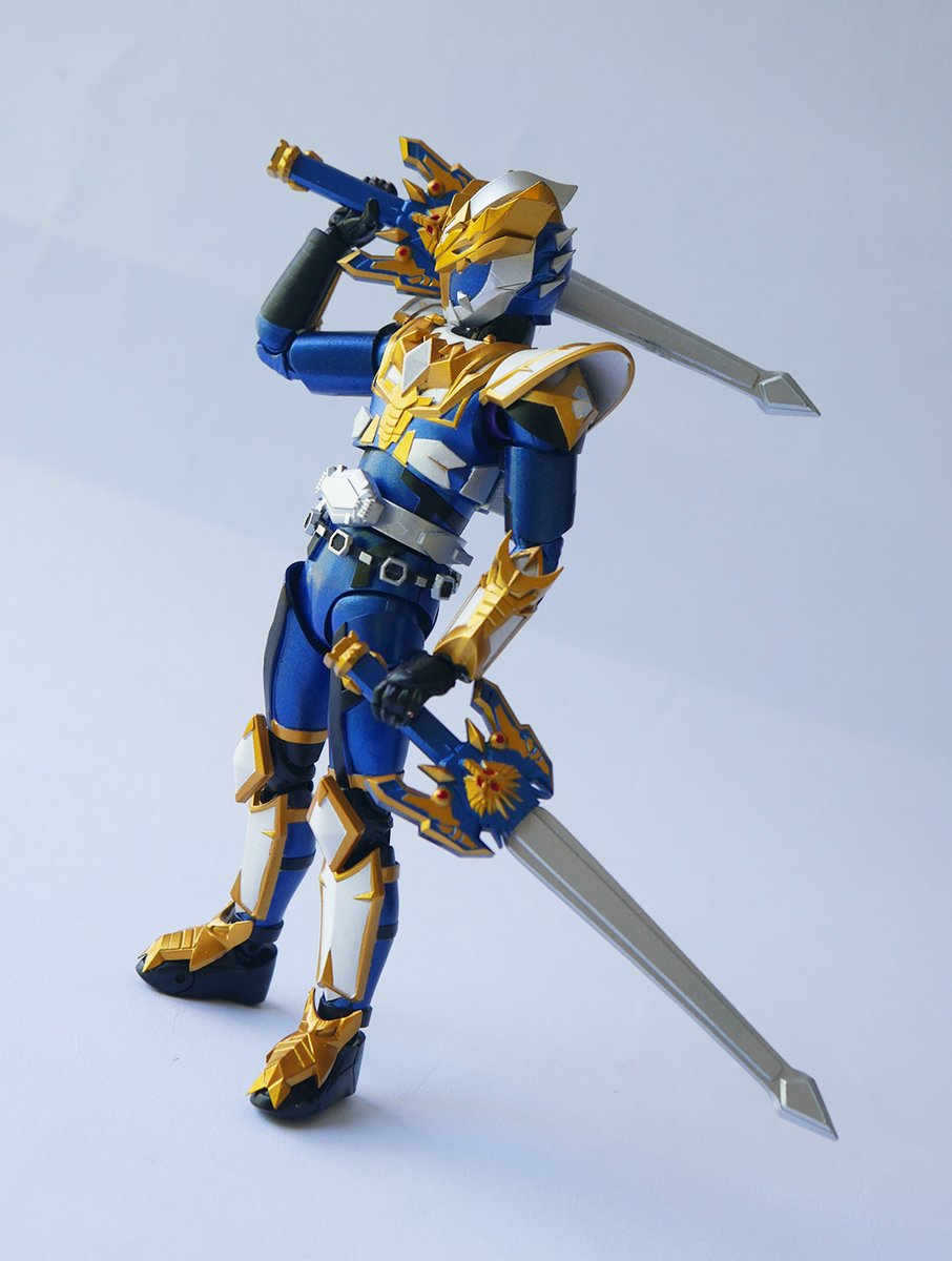 bongsaid's tweet photo. I really like experimenting with the Ryukendo God's dual sword &amp; dual shield pose.

#bandai 
#リュウケンドー 
#ゴッドリュウケンドー https://t.co/yB5BZQJS37