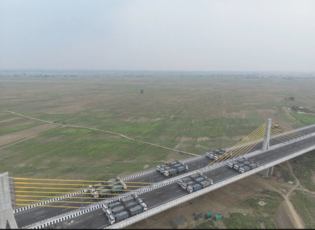 Index_Magadh's tweet photo. 🇮🇳 India's Longest River Bridge Set to Be Inaugurated by PM @narendramodi soon.

Load testing for Phase 2 of the Kacchi Dargah–Biddupur Bridge was done two weeks ago. https://t.co/2KAsulcPla