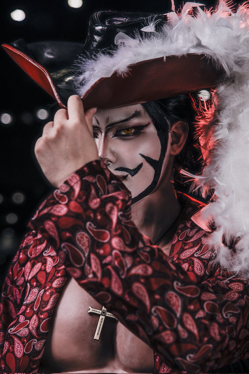 OetsuNimaiyaOx's tweet photo. 세최검 ⚔️#Mihawk #OnePiece #cosplay https://t.co/uetkgP0trn