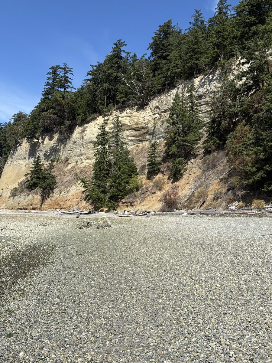R4bbitsub's tweet photo. genuinely feel like i’m playing the worst i ever have for the past week but here’s some vacation pictures https://t.co/NZkiOHlDfj