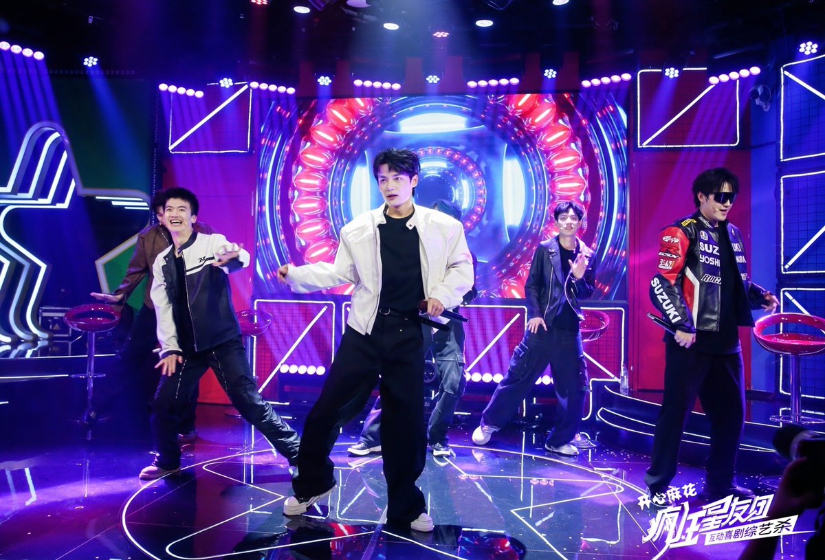 yellow_banny's tweet photo. Just finished an amazing live recording of the new variety show! The energy is off the charts and I can’t wait for you all to watch it on air  #VarietyShowLive #EntertainmentVibes， https://t.co/1igNzBV4Wd