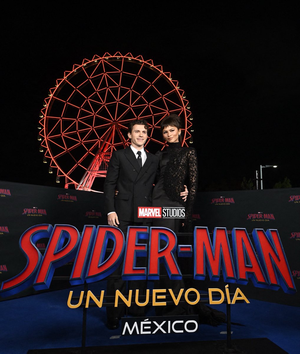 MTVLA's tweet photo. Llegaron Tomdaya al fan event de “Spider-Man: Un Nuevo Día” en Ciudad de México 🇲🇽🕷️🕸️

#MTVNowLA #Zendaya #TomHolland https://t.co/ymkdxz2fby