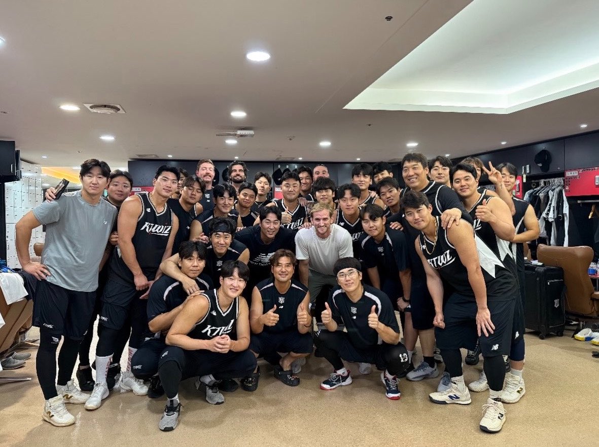 teamktwiz's tweet photo. 보쉴리잘가아프지말고건강해 https://t.co/MmbQ7Mqeut