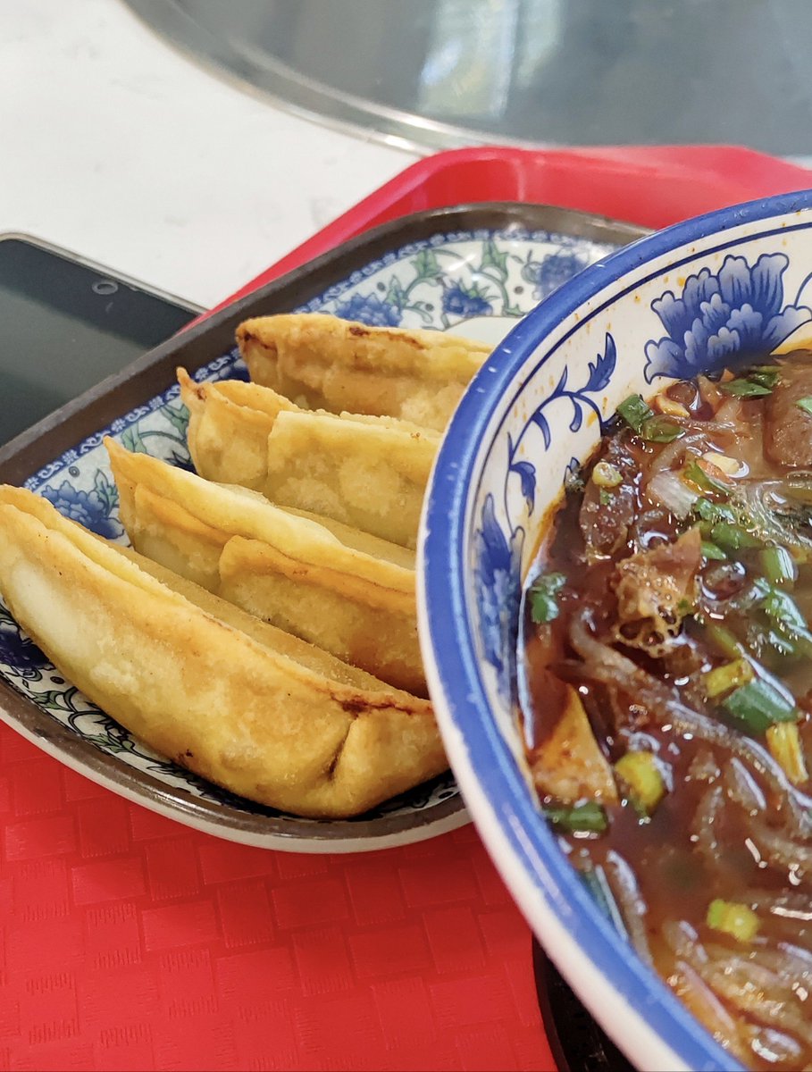 canalentendi's tweet photo. Just found this hidden gem in Chinatown—their spicy beef noodles are chef’s kiss! Tender beef slides perfectly with springy noodles, and that broth is packed with umami. Can’t wait to come back tomorrow! ， https://t.co/B78ybv23tZ