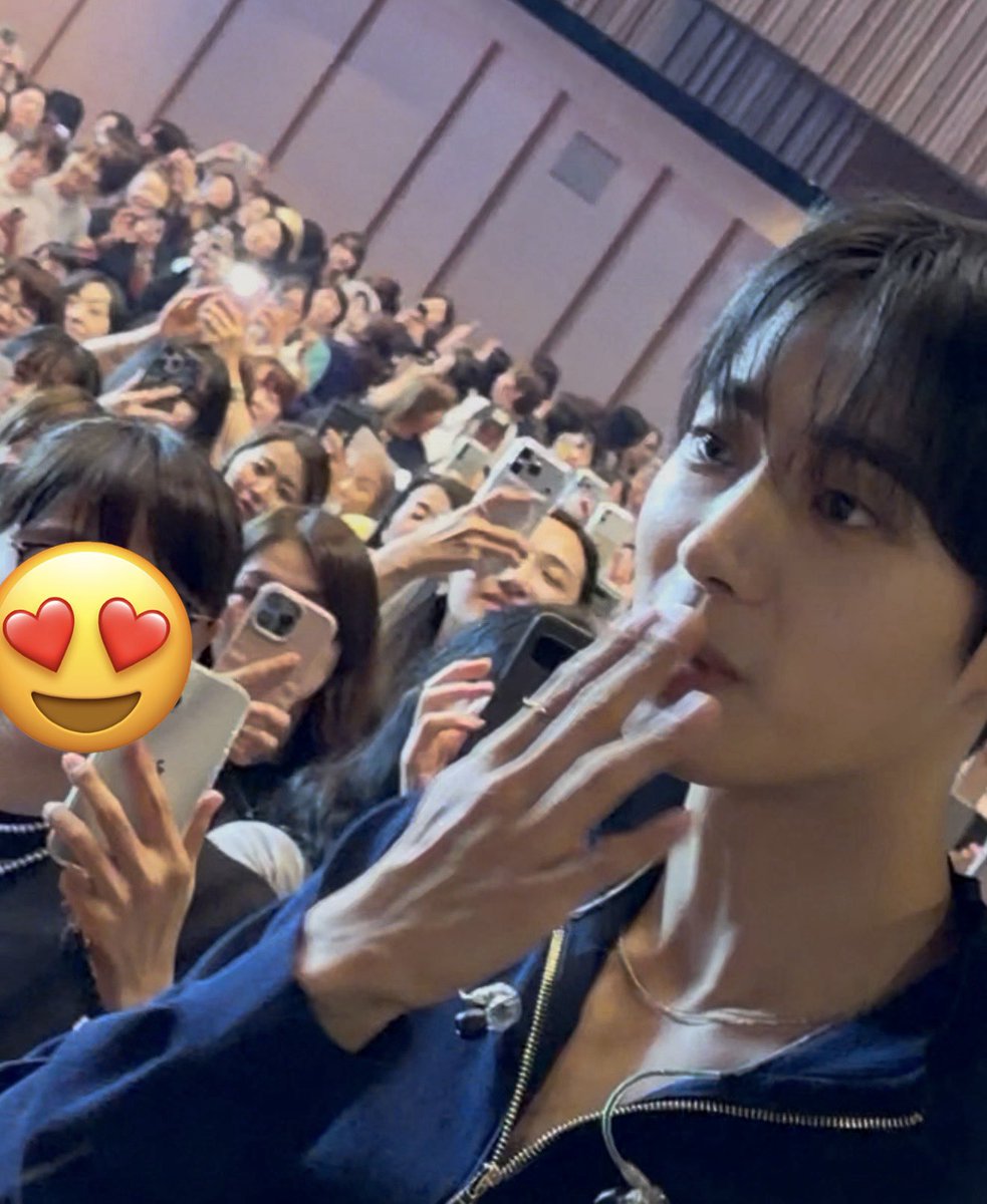 yayoi08071010's tweet photo. 2026 CHOO YOUNG WOO FANMEETING
[CHOO-prise!] in Tokyo 
ヨンウさんに会って来ました😍私のスマホの中は相変わらずポンコツ写真と動画ばかり😅唯一切り抜いて、素敵な表情のヨンウゲット🤣😍
ヨンウさんが楽しそうで、本当に幸せな時間でした。영우야 사랑해💕💕
#チュヨンウ https://t.co/9aw7rAaBHa