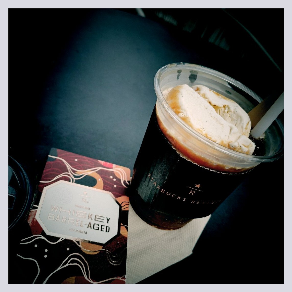 16310's tweet photo. トンカツ喰らった後、久々スタバ来たらバーボンウイスキー風味?なコーヒーフロート?があったので頼んでみた
トンカツ定食より高かったｗ https://t.co/8zl9qP4lsn