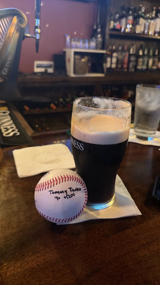 BobShovler's tweet photo. Thank you @tommywhite44 black kettle for free beer #fuckthedbacks 4+ hits tonight l. ILL BE BACK TRMW 

@DALLASBRADEN209 
@ChrisCaray 
@LastDiveBar 
@sadAssleticsfan https://t.co/jXchf5Yw0o