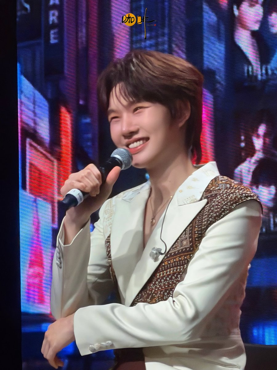 710283528qq's tweet photo. Everyone really needs to go see KNP in person🥲🥲🥲🥲🥲 The photos just don’t do justice to even one ten-thousandth of their true beauty.
I love all wonderful fans—I’ve made so many great friends this time!😆😆😆
一定要再见面哦🥰🥰
#knpinLosAngeles #KengNamping #เก่งน้ำปิง https://t.co/EbQlpEumiC