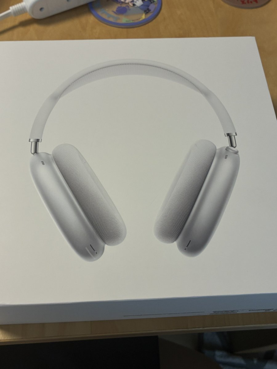 0aw_uf's tweet photo. 念願の！！！！！🎧 https://t.co/R04nV4eboo