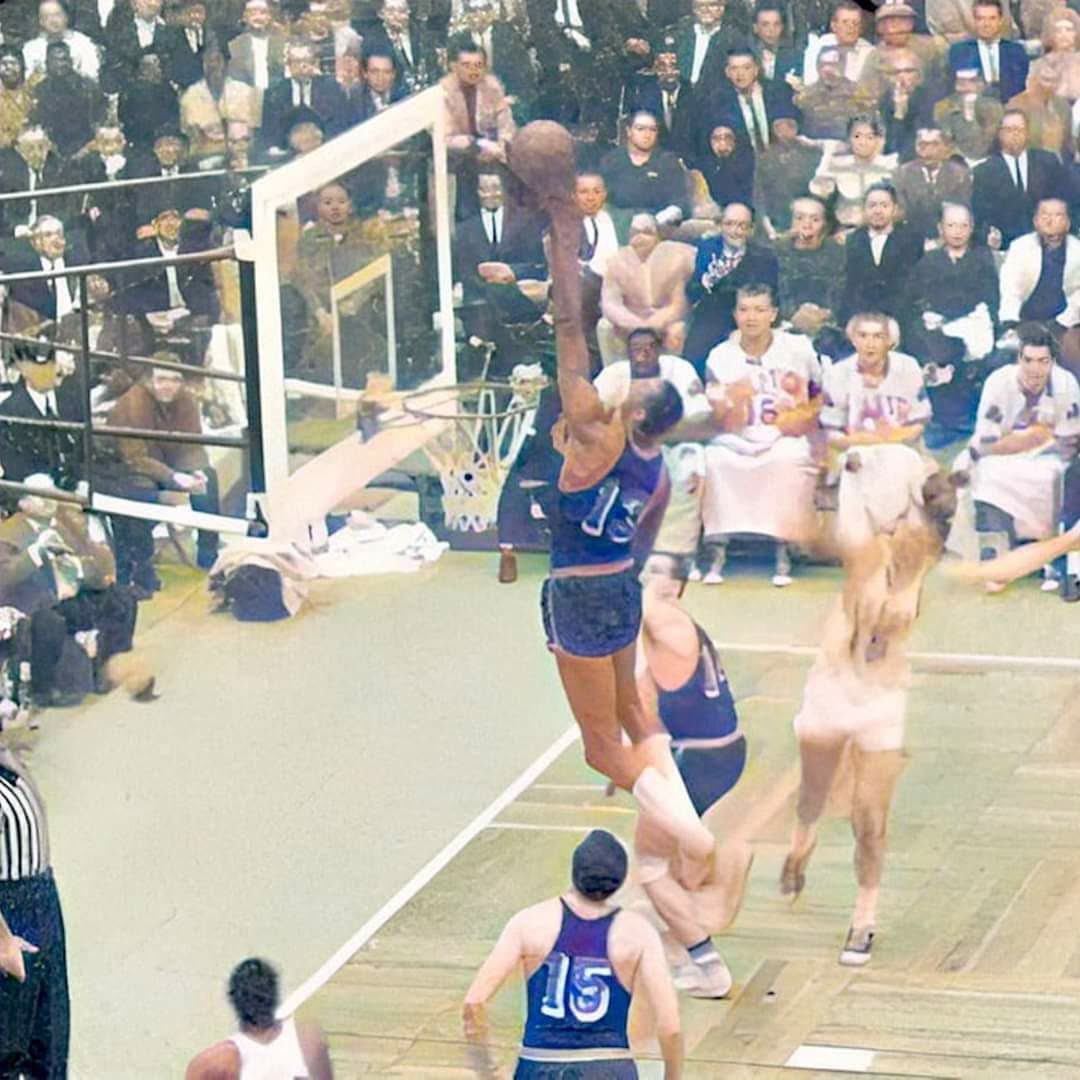 MEdwardsBball's tweet photo. I was Told that Wilt Chamberlain wasn’t Athletic and was just the biggest Person on the Court back in the Day…😏
Outside of Maybe Wemby (7’5” Tall) who else in the NBA is blocking Shots at that Level?! https://t.co/HCPcJQ5ka3