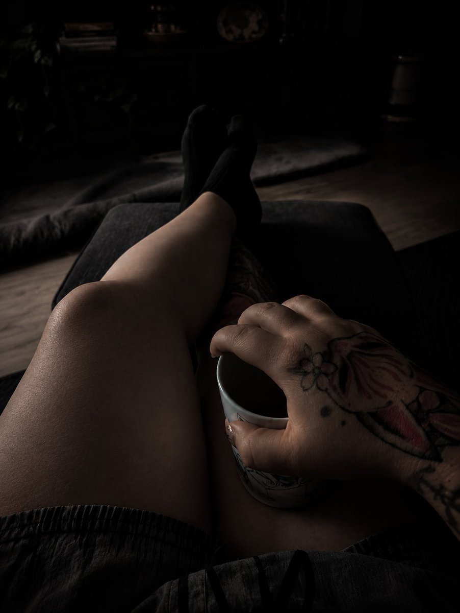 ValyraAsh's tweet photo. Entweder du bringst Substanz mit oder du verschwendest meine Zeit. Dazwischen gibt es nichts 🖤

#valyraash https://t.co/0F2zqLF3ZY