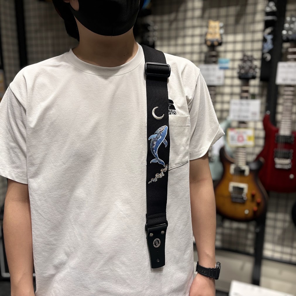 鯨髭板製 琵琶用撥 Bタイプ ナガスクジラ素材 和楽器用 ハンドメイド 新商品紹介】 NEWストラップ入荷してます！！ 鯨が刺繍で描かれた
