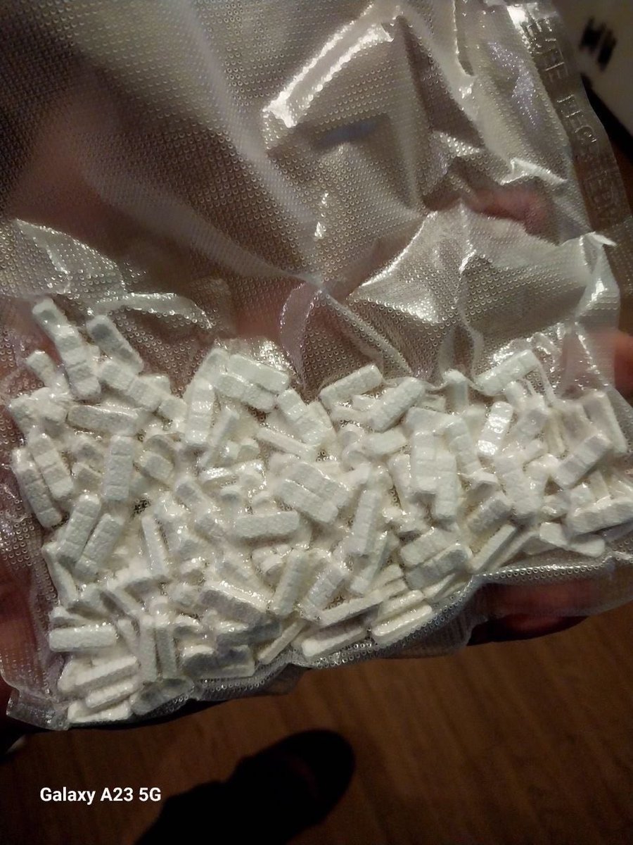 Tonny_Counter's tweet photo. Xanax 2G #drugtwt #drugporn https://t.co/yGo5lYpEBb