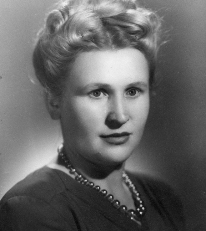 IsraelMinFra's tweet photo. @ExoSapiens @carodenova @El_Chamuco Siempre sospeche que @carodenova era la Anna Kamáieva Filonenko (la que tenía el papel de liberal Ramón Mercader) de México. https://t.co/OkMpZwZeHc
