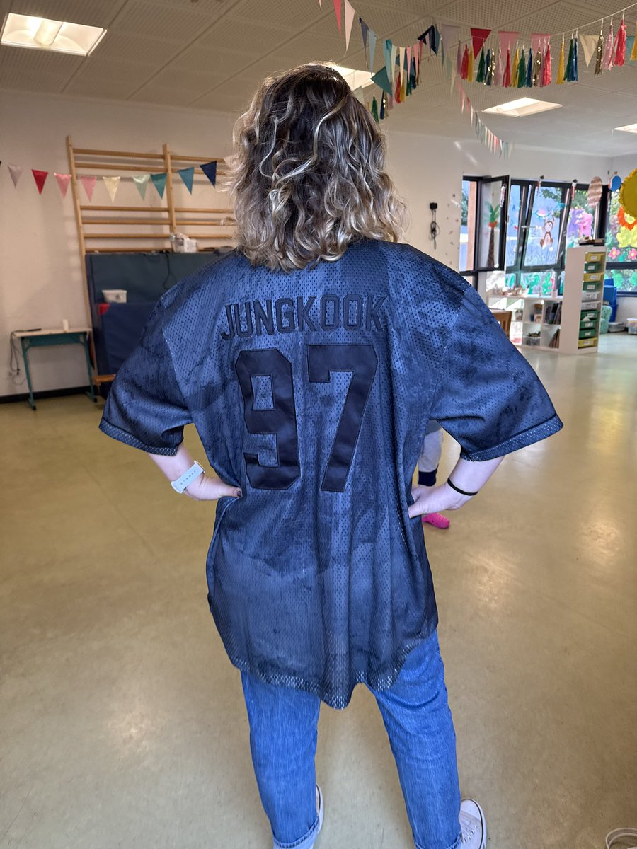 Tsukichou's tweet photo. Repping the name of my man today at work https://t.co/BwTSTqb5hn