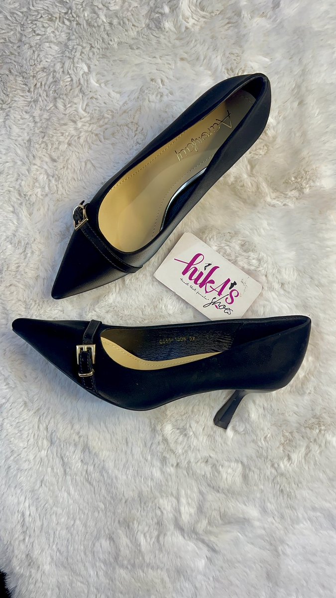 iamthatfemale's tweet photo. NEW NEW NEW 🔥 

SIZE: 37-41 
Price: 45,000/=tzs 
Call/whatsapp: +255712098381
#hikasshoes https://t.co/SfaW6CvYYx