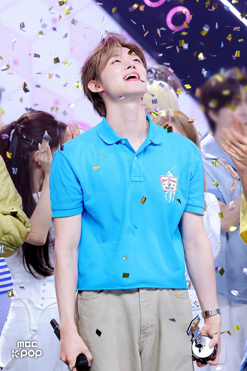 archivezzn's tweet photo. [260721] [쇼! 음악중심] 260718 YEONJUN 연준 IceCream 1위 현장포토 #YEONJUN #연준

🔗 https://t.co/Zl5cXCglRH https://t.co/imkniqhQtv