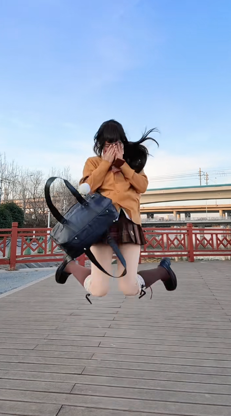 fudifhfjh's tweet photo. 他校の人にガン見されてたスカート丈 https://t.co/Q0DmIaKXjY