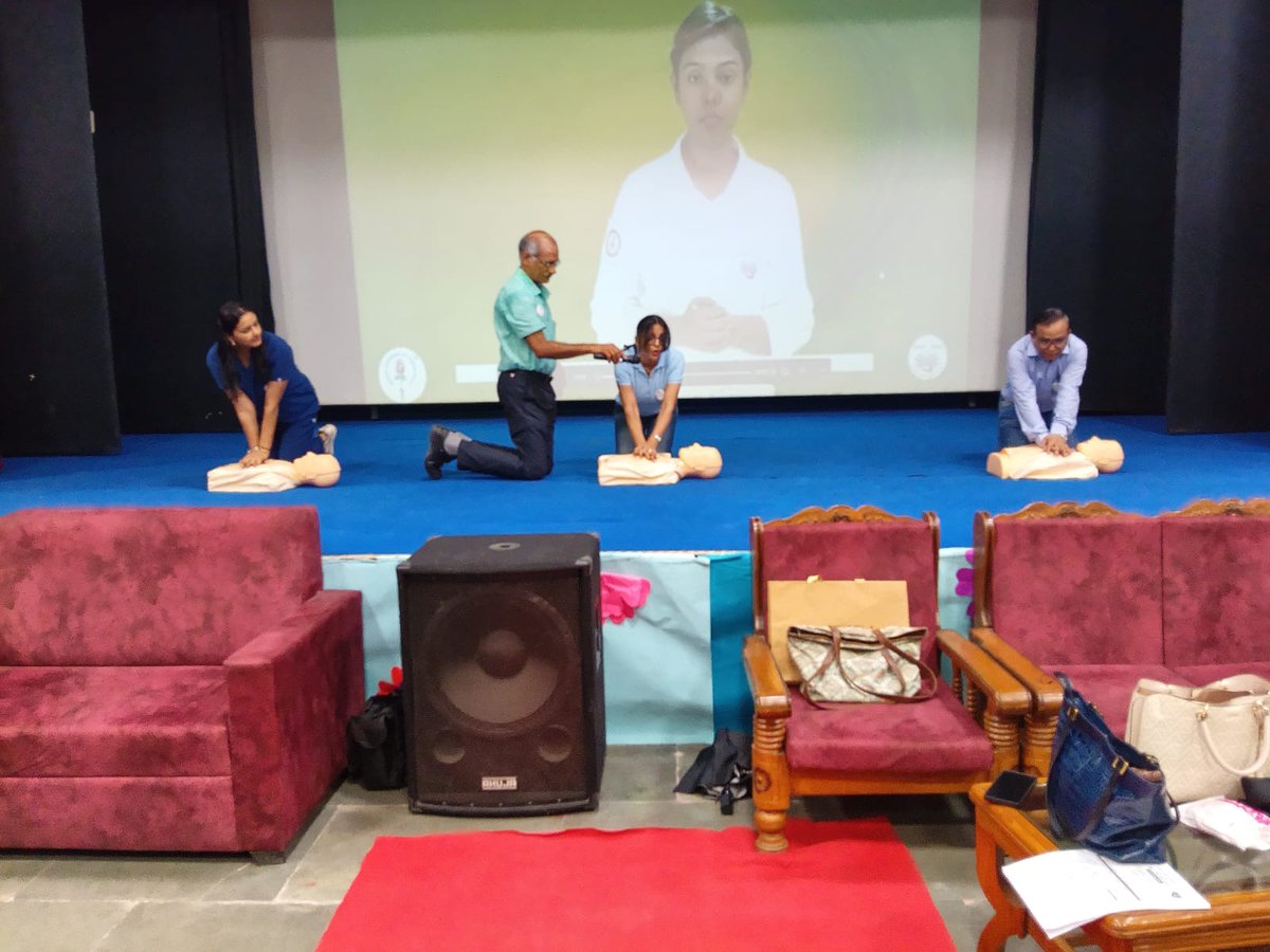 DwarkaSec10SoSE's tweet photo. On #CPRDay, Class XI students participated in a hands-on Basic Life Support (BLS) &amp; CPR awareness session conducted by experts from the Indian Academy of Pediatrics. The training empowered students with essential life-saving skills and preparedness for emergencies.@Dir_Education https://t.co/YZcVUGeDS6