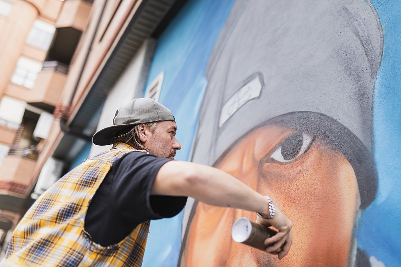 Jake17723430's tweet photo. Just 30 mins at the street art pop-up downtown—letting vibrant spray strokes guide my messy, happy creative flow. https://t.co/4BLVu4qdU4