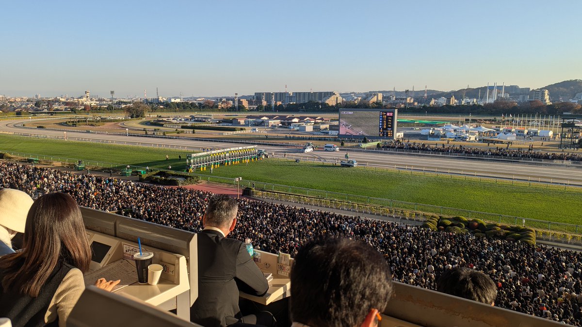 taity_2's tweet photo. ジャパンカップの同日にマイルとスプリントの国際招待ＧⅠやったらいい。
香港みたいに国際ＧⅠデーを作ればめっちゃ盛り上がるはず…

なんて冗談でも言うと、

検疫が、とか
キャパが、とか

ガチ勢の人たちから総スカン喰らうから黙っておこ。
(;^ω^) https://t.co/SffmcKk9Ok