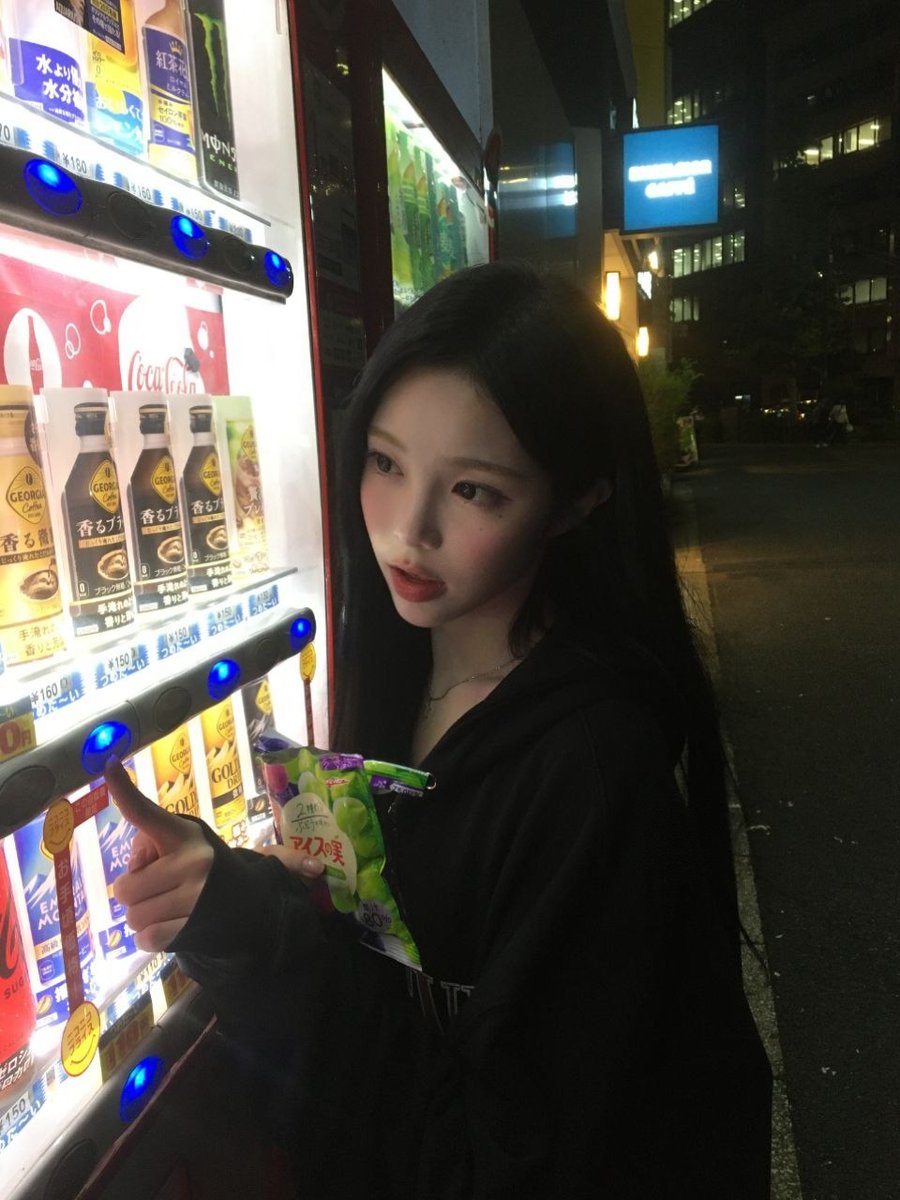 H2ioS2's tweet photo. 사복 이안 캐좋네 https://t.co/MEIoXS9Ihl