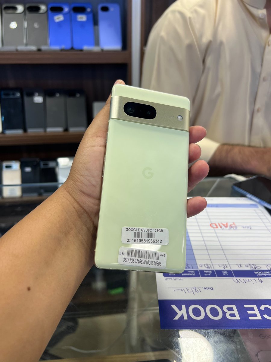 JugoArts's tweet photo. Google Pixel 7 
128Gb 8Gb Ram 
4,355Mah battery 
20W fast charging
K950,000 only comes boxed with accessories 0887226943. https://t.co/r566hEO19o
