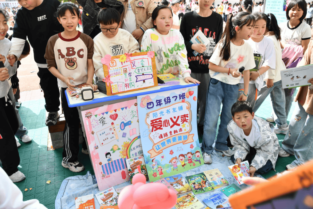 shlim102698's tweet photo. Our campus volunteer club’s book drive kicks off this week! Drop your gently used books at the library front desk by Oct 15—all proceeds go to local kids’ literacy programs. Let’s spread the joy of reading together! https://t.co/pG7dZm52wM