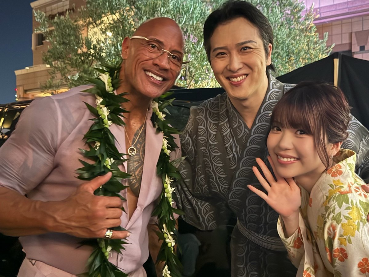 official__ME_I_'s tweet photo. 📸:⊹˚₊

ドウェイン・ジョンソン さん  ( @TheRock )
#マウイ 役 #尾上松也  さん
ありがとうございました✨

20260720

@ 映画『モアナと伝説の海』ジャパンプレミア モア夏祭り・ブルーカーペットイベン

*˖ ⚘⚘ 花咲く道 ⚘⚘ ˖*
https://t.co/dLhSjTfb0X

#오늘의미아이 
#モアナと伝説の海
#ME_I #ミーアイ #미아이