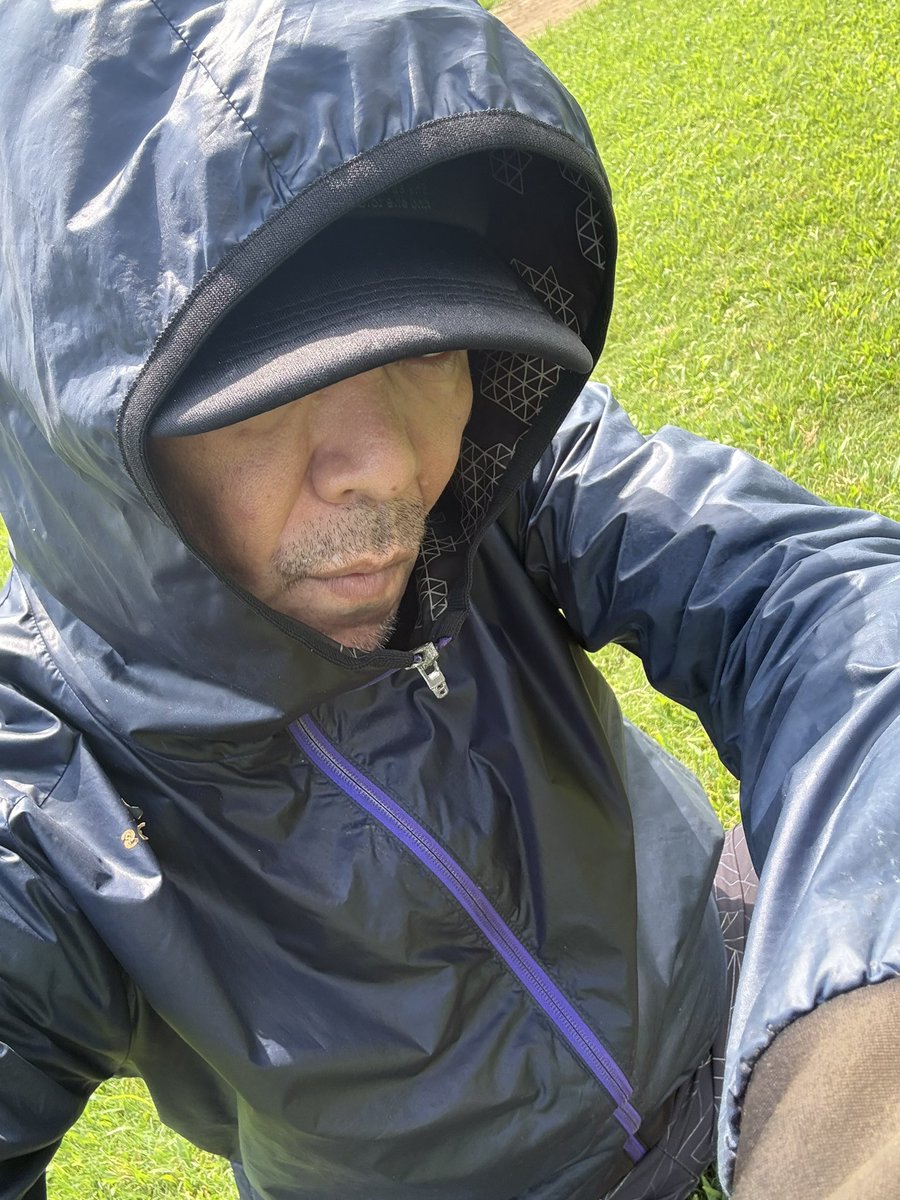 heaven_outside's tweet photo. 暑すぎて誰もいない俺だけのフィールド😅

現在、35°、酷暑過ぎて最高の水抜き日和☀️

滅過ぎて滅

干からびてやるよ、カラッカラによ☠️

だが、たまに吹く緑の匂いをまとうマイナスイオン風が気持ちいい😃

#ロックシンガー
#大和メソッド https://t.co/2qfydJ3GRi