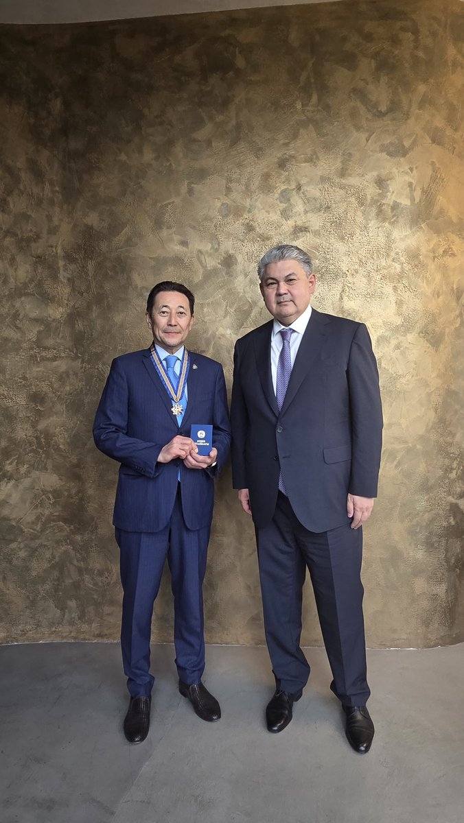 KairatSarybay's tweet photo. Deeply honored &amp; humbled to be conferred high state award — Barys Order — by decree of President of #Kazakhstan HE @TokayevKZ

Award was presented today by Foreign Minister HE Y.Kosherbayev 🇰🇿

It is privilege to receive this recognition of great achievements of #CICA community https://t.co/zSU3Fgc1h3