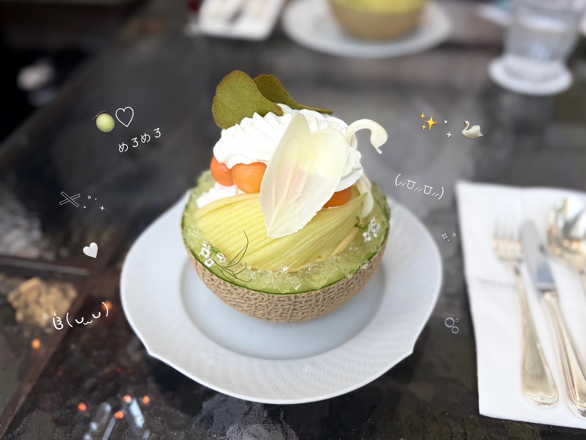 1Ropdr3Sy's tweet photo. ウェスティンホテル大阪🍈♡
去年から行きたかったメロンプリンパフェ(՞>⩊<՞)
メロンたっぷりで中に入ってるプリンまで最高に美味しかった✨۫  . https://t.co/nacOE0I4Om