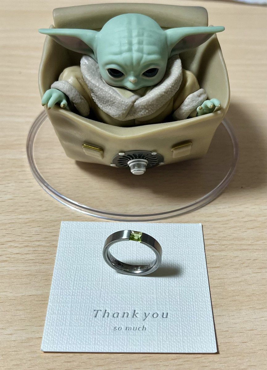 tohko_sunny's tweet photo. マンダロリアン&amp;グローグー、概念リング💍買った！
minne見てたら、ステンレスとペリドットのリングがパパとグーちゃんみたいだなと思ったら、気づいたらポチってたw
20文字まで刻印してもらえてね…いいやん…
THIS IS THE WAY…
https://t.co/osJeZeqhwV https://t.co/U3oLZgZ32b