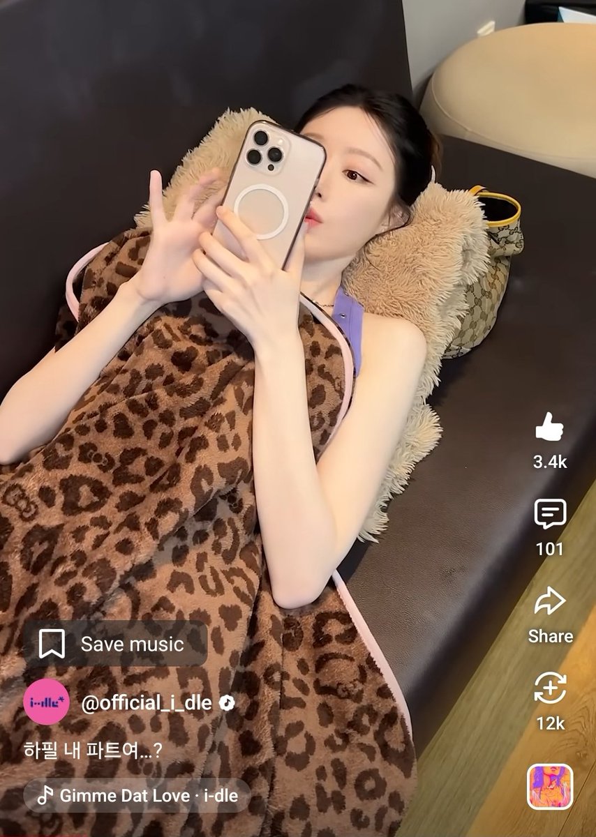 shudumpling's tweet photo. they titled the clip with the same thing as what shuhua commented under the official post 😭😭😭😭😭😭😭😭

“of all things, it had to be my part...?" https://t.co/WSDoiqLZn4