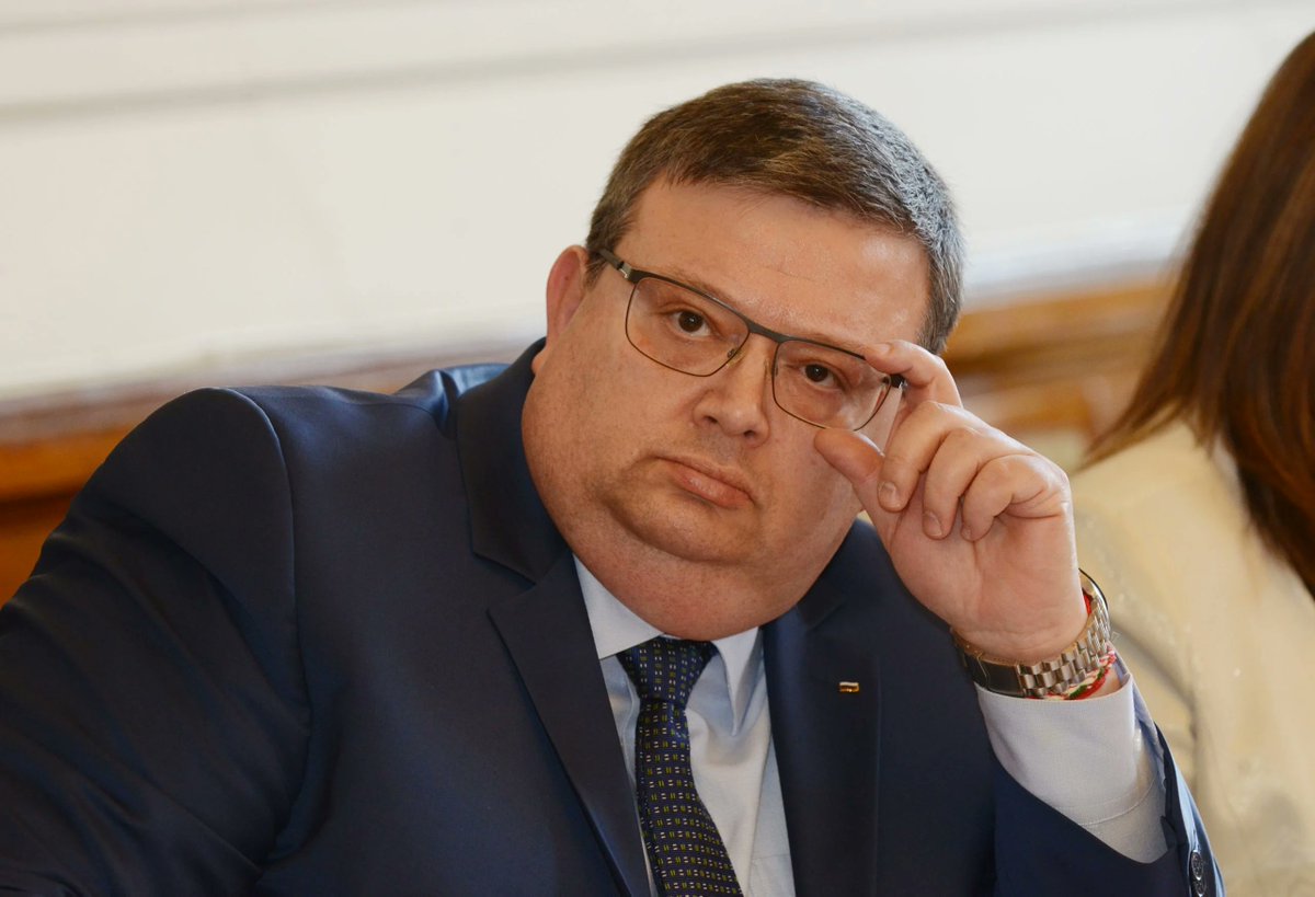 MnogoZle's tweet photo. Последната имотна придобивка на Цацата вила в петзвездния голф курорт BlackSea Rama Golf  край Балчик за 851 евро/кв.м. ме подсети, че комплекса е на бащата на Ружа, Андрей Райчев, който неясно как само с тв шаманизъм и анаЛизане е натрупал състояние над 200М евро https://t.co/Byk1c4WA1z