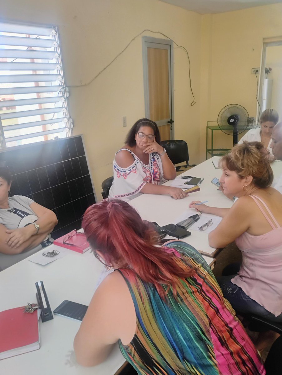 PolMachacoGbcoa's tweet photo. Policlínico Ángel Machaco Ameijeiras

Reunión de puntualización del Consejo de Dirección para dar las indicaciones del trabajo de la semana a cada una de las áreas  que garanticen la atención medica con calidad https://t.co/FVR6wjzlXt
