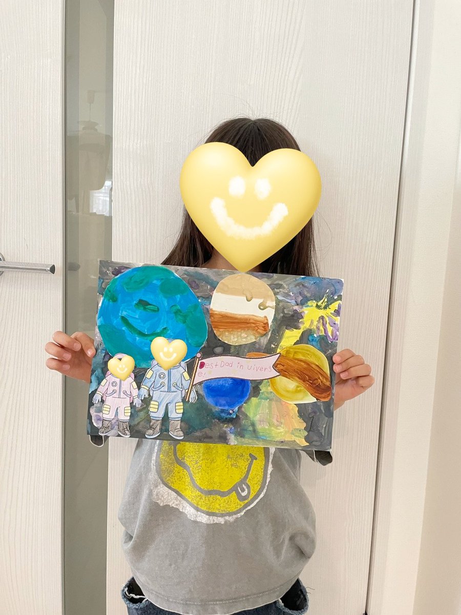 Emisensei_orion's tweet photo. 【6月のレッスン🌸】
6月のテーマは「Solar System🪐」
子どもたちが大きくなってきたので
初めて惑星の名前や特徴を学びました☺️✨
👧Pluto used to be a planet, too!
👦Neptune is cold!
など知っていることもたくさん👏✨
#オンライン英会話
#happyfathersday
#planets https://t.co/Ns5VJuxqRl