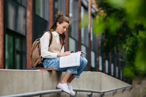 L2LFinancial's tweet photo. Starting July 1, federal student loans will carry a lifetime borrowing limit of $257,500 for new borrowers. https://t.co/nPaOqhrPTm https://t.co/awNWsUcTvt