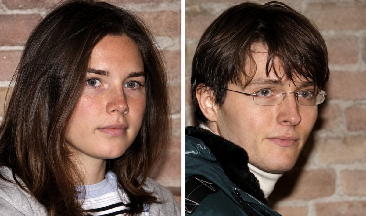 BostonTea84's tweet photo. Na zdjęciu Amanda Knox i Raffaele Sollecito.

Ciągle nie mogę uwierzyć, że ta biała para została oskarżona przez włoskie władze o zamordowanie ze szczególnym okrucieństwem brytyjskiej studentki.

Oboje odsiedzieli w więzieniu 4 lata, zanim Włosi zorientowali się, że mordercą był ktoś zupełnie inny.

Zdjęcie faktycznego sprawcy w następnym komentarzu. Będziecie zaskoczeni, kto to był.