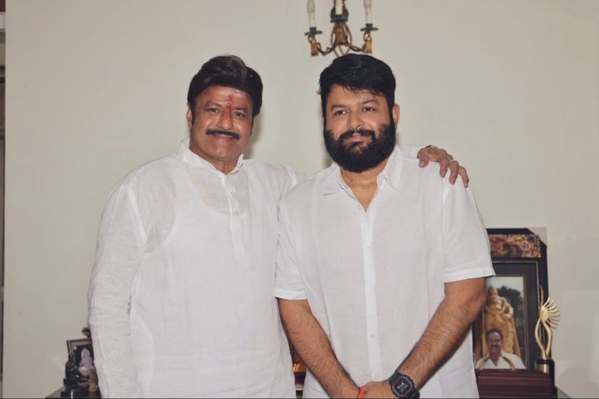 MusicThaman's tweet photo. Wishing Our Dear LION 🦁 A Speedy And a Quickest Recovery ❤️‍🩹 . He Is always Here to Pray for us . 
But Now Its time for Us to Pray Hard for his Solid ComeBack ♥️🫠

And 💥♥️🏆

We all Knw How a Wounded LION 🦁 HUNTS BACK 

#JaiBalayya 🏆🫶🙌🏿 https://t.co/qXFfOa6AF3