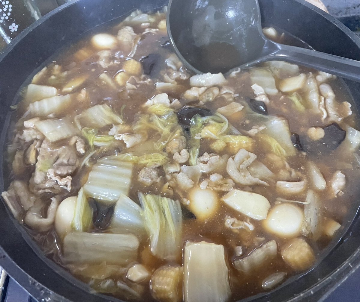 h_y4110's tweet photo. 敏腕シェフが作る中華丼 https://t.co/IgTMENaNvA