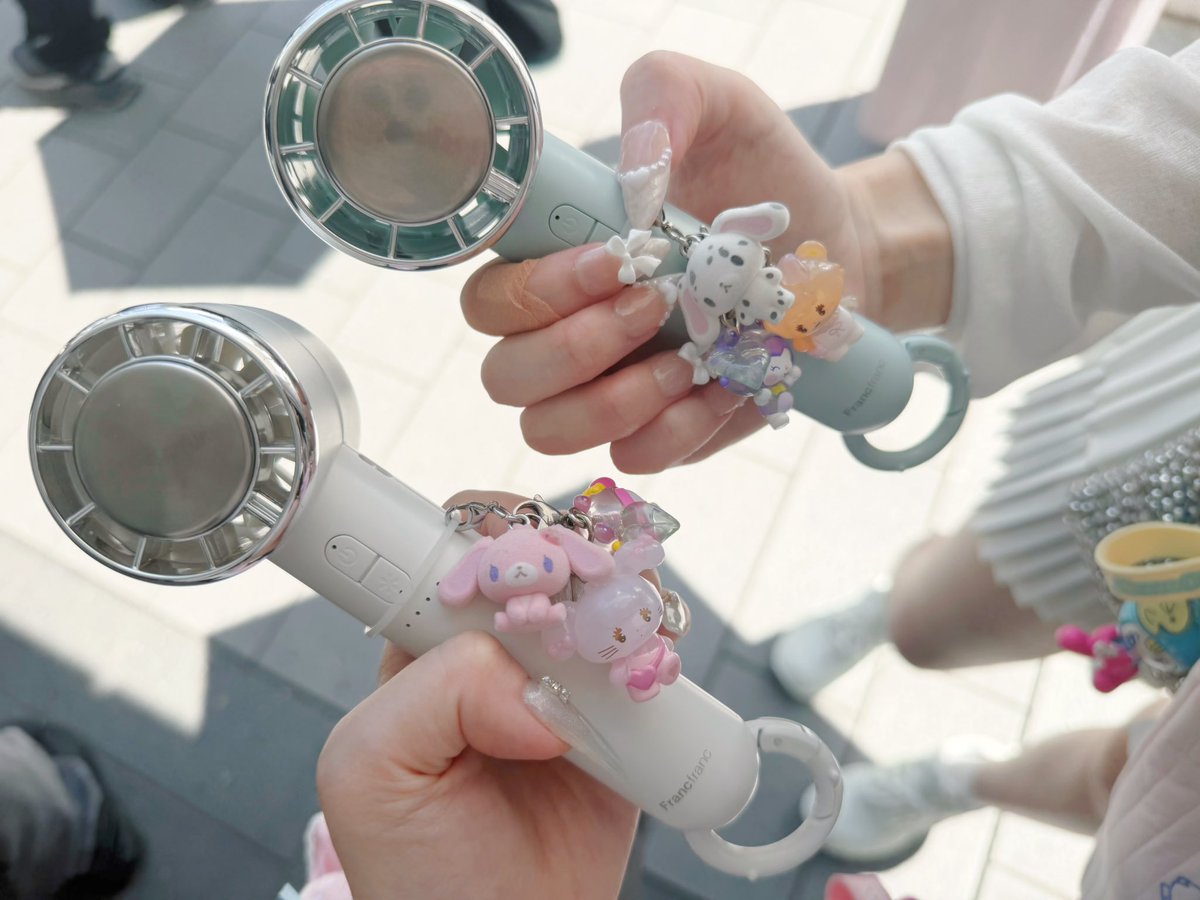 __renokawaii__'s tweet photo. francfrancの冷却ハンディファン、ほんまにカスなので実用性重視（？）の人は絶対に他のものを買ってください https://t.co/QSLjmDQmME