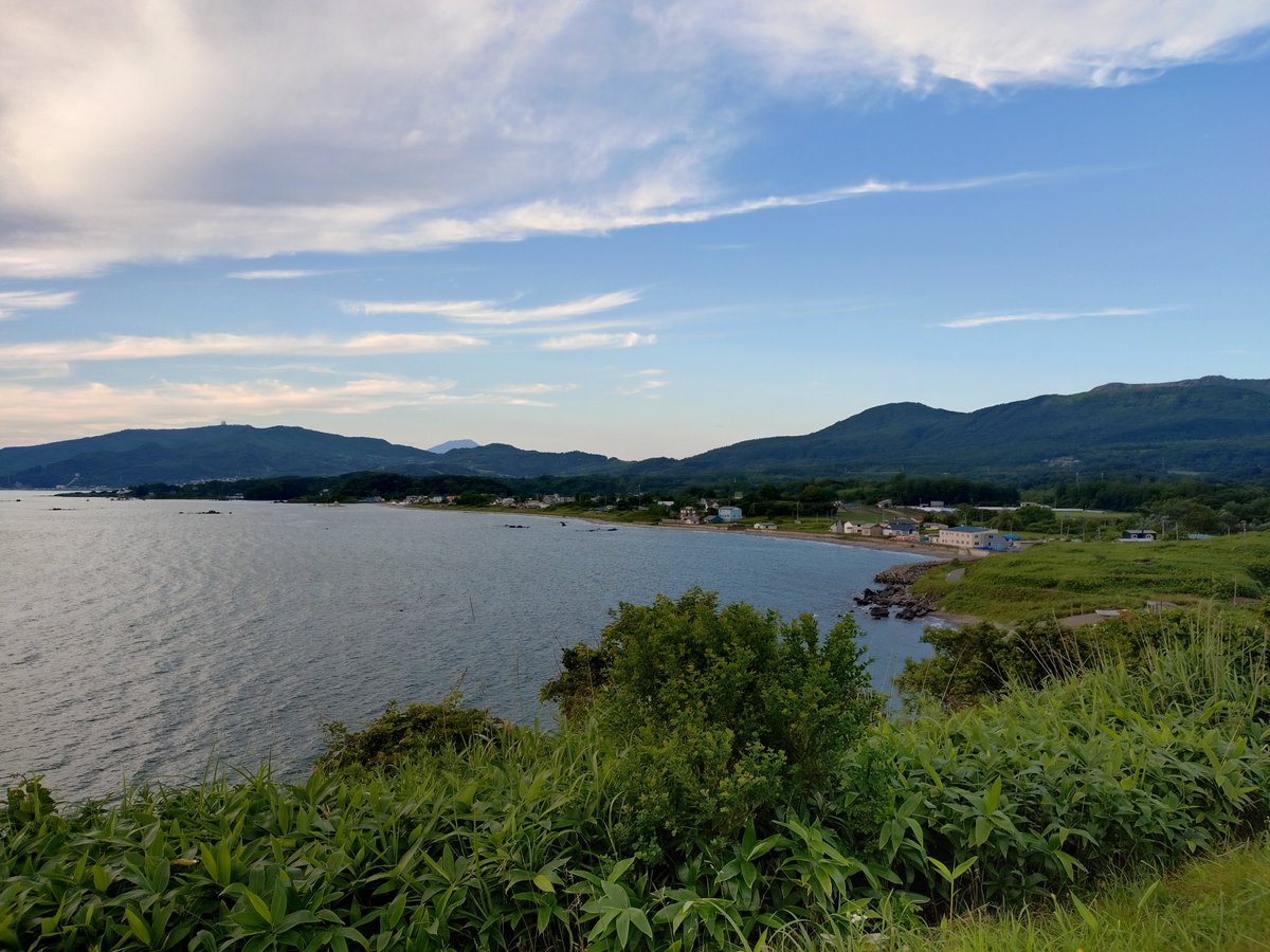 hobohebio's tweet photo. 夕方のアルトリで一服。
海が近いせいか涼しかった。 https://t.co/mkXfjsW2Ub