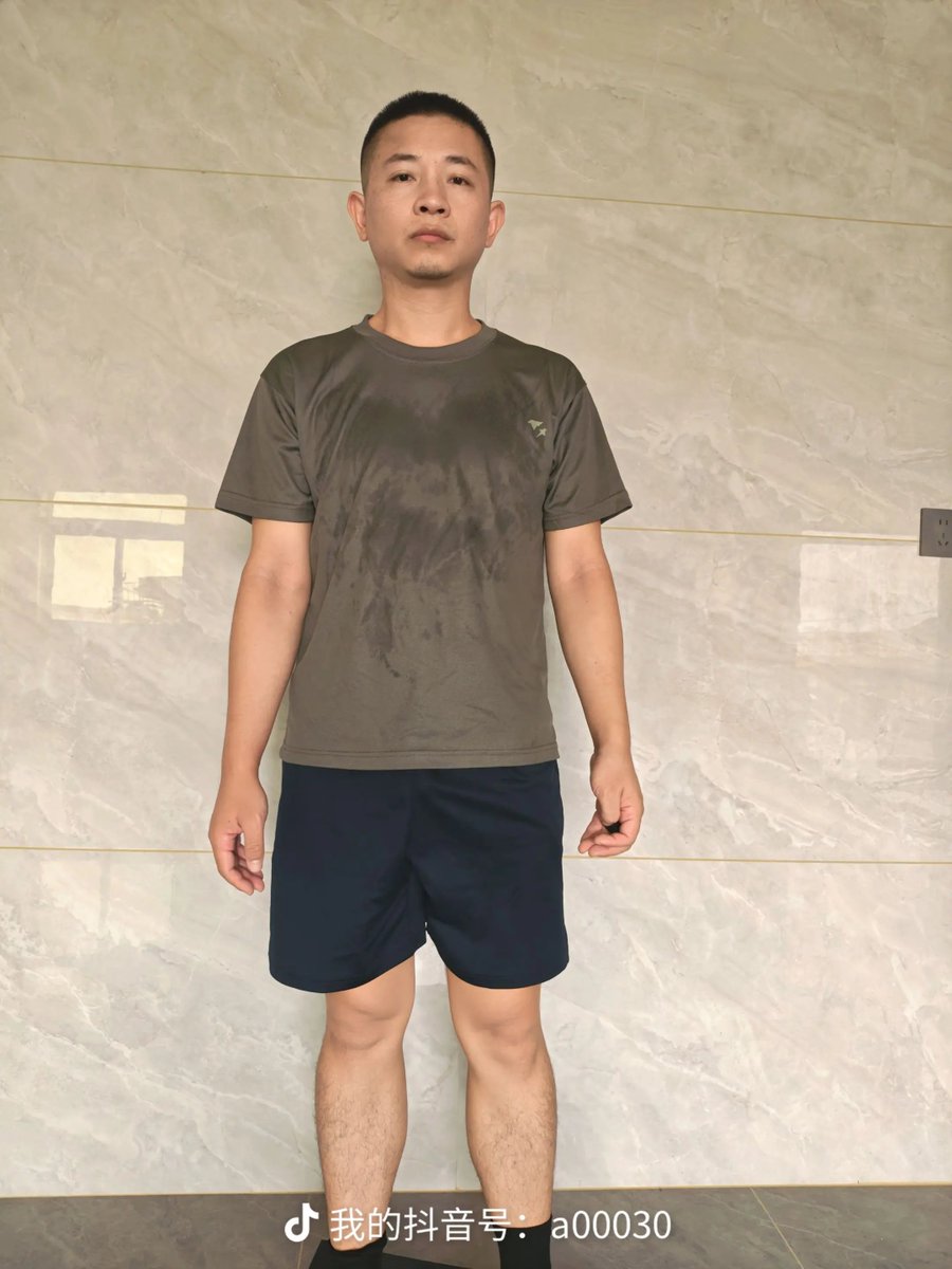 a01866's tweet photo. 居家体能服锻炼打卡，夏日运动满身薄汗轻便。居家运动随手自拍
盛夏一动便满身薄汗，体能服透气舒服，简单舒展四肢，不用刻意复杂锻炼，安静记录属于自己的松弛日常。 https://t.co/7Hi3svUDVO