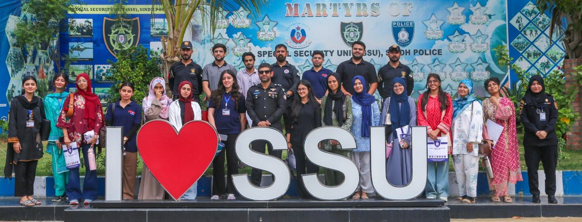 ssusindhpolice's tweet photo. فرسٹ ریسپانس انیشی ایٹو آف پاکستان (FRIP) کے اراکین کے لیے ایس ایس یو ہیڈکوارٹرز میں سیلف ڈیفنس اور فائر آرمز سیفٹی کورس کا انعقاد
#SSU | #SWAT | #SelfDefence | #Firearms | #FRIP | #KarachiPolice | #SindhPolice https://t.co/iGPUzngDsF