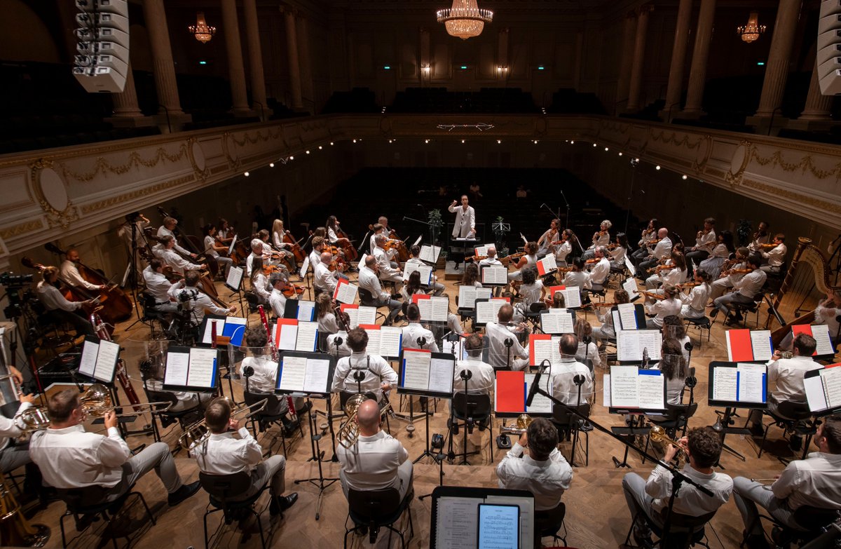 SwissNational_'s tweet photo. Wie eine Nationalmannschaft kommen am 1. August 2026 im Casino Bern Spitzenmusikerinnen und Musiker der Schweiz für einen einzigen Tag zusammen – um gemeinsam VIVAT HELVETIA um 11:00 Uhr zu feiern. Ein unvergesslicher Moment!

📆 1. August 2026, 11:00: https://t.co/M4NTOqHFEt https://t.co/lBddAXPSR8