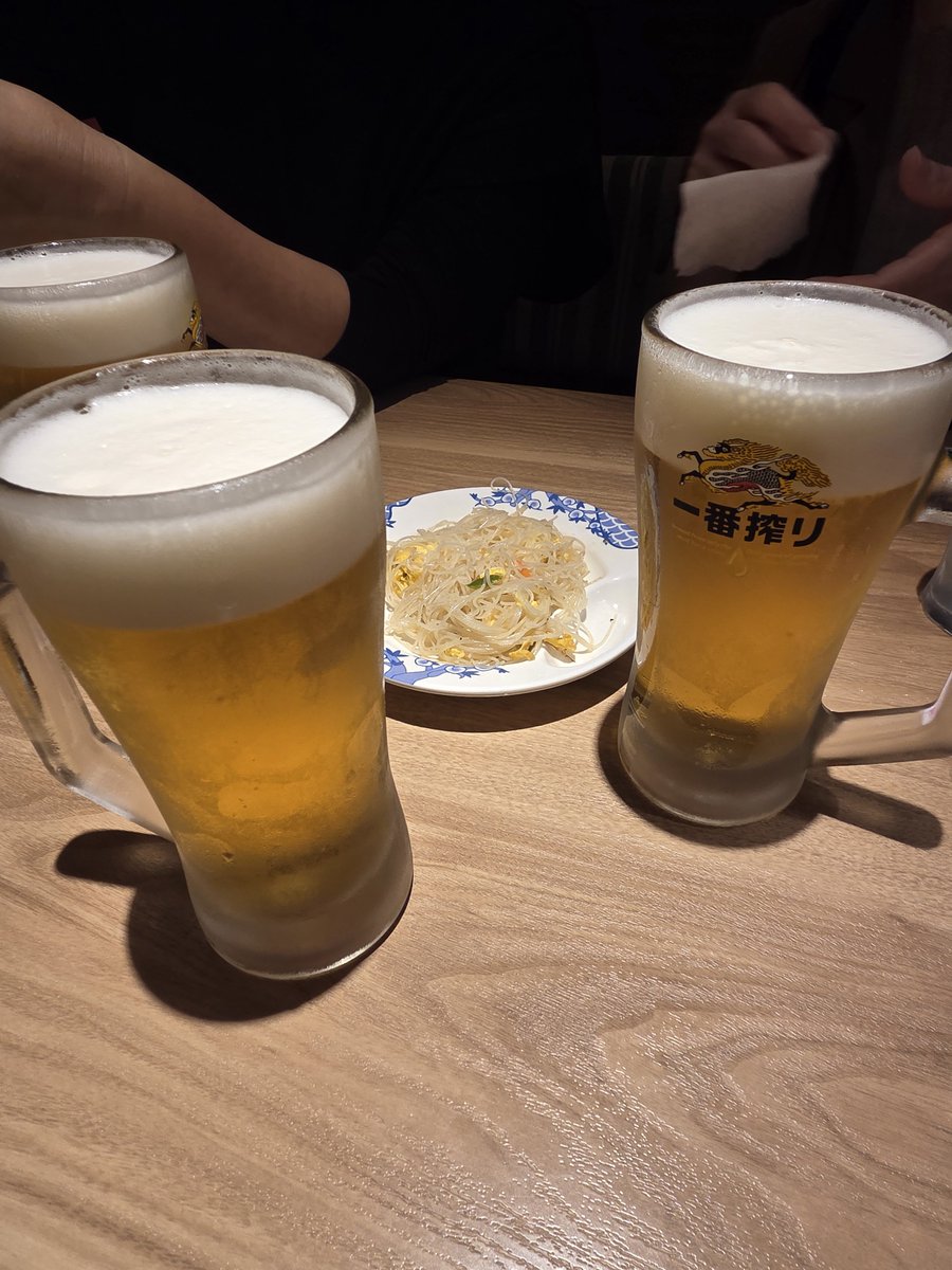 moco9201015's tweet photo. 先月から恒例になりそうな月一の水曜ランチ会…今月はバーミヤンにて🍑
広告の割引券で🍺が安いのもあり、ママ友につられて3杯も👀平日で空いてて涼しくて最高だね！って3人で幸せを満喫した♡ https://t.co/pkBsWmupzO